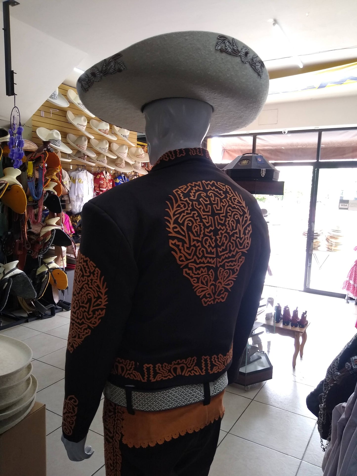 Traje Charro 3 Piezas, Pantalon, Chaleco Y Chaquetilla en Gamuzina, Greca Completa.