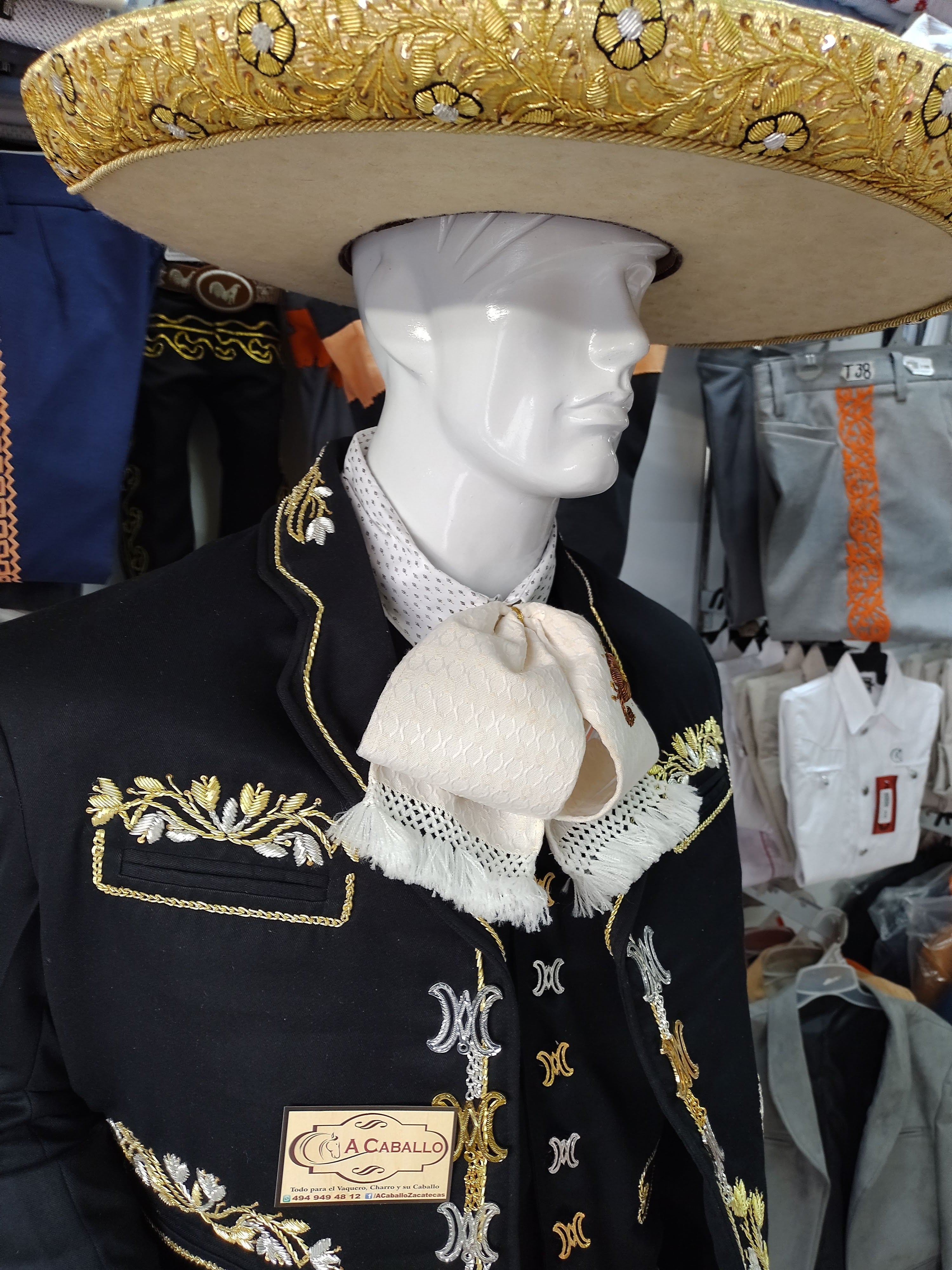 Traje de best sale charro bordado